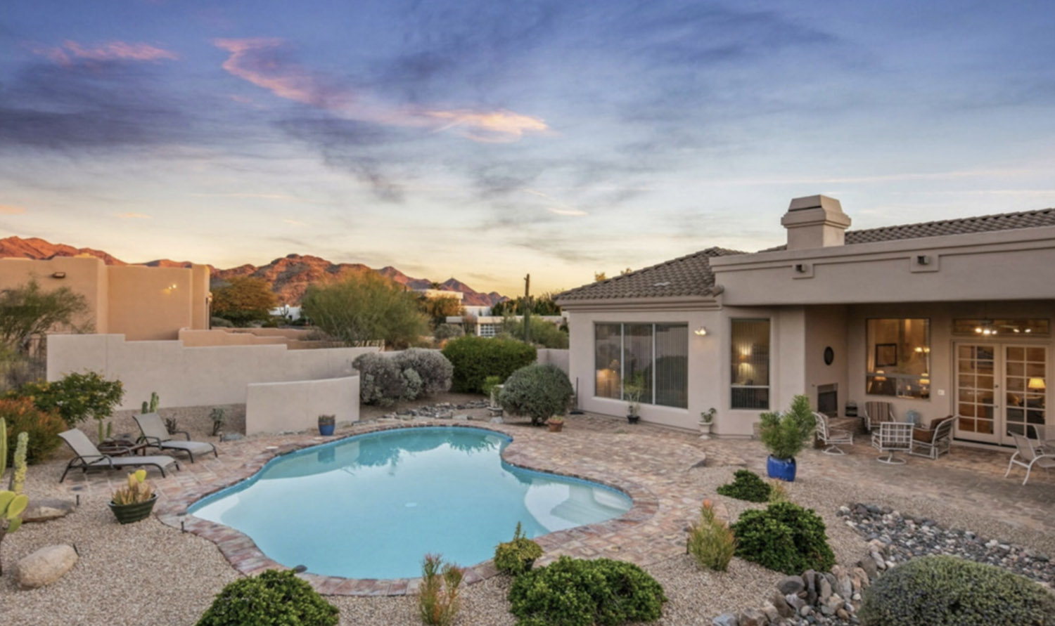 Find luxury homes in Paradise Valley with Bemo Homes Search for Homes.
