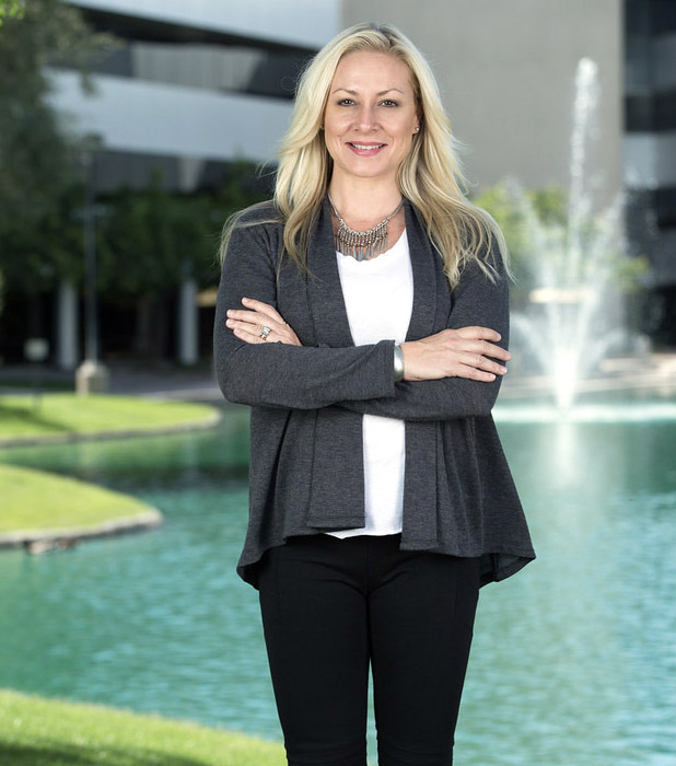 Kelie Bemo Scottsdale Realtor helping home buyers