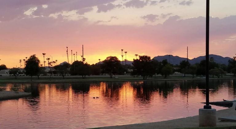 Living in 85250 Scottsdale AZ neighborhood homes and streets